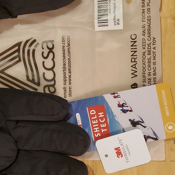 Winter gloves waterproof nwt - Picture 2 of 5